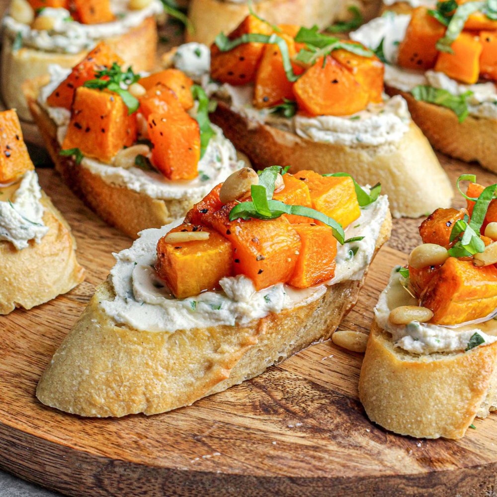 Toasts with vegan cheese and squash 